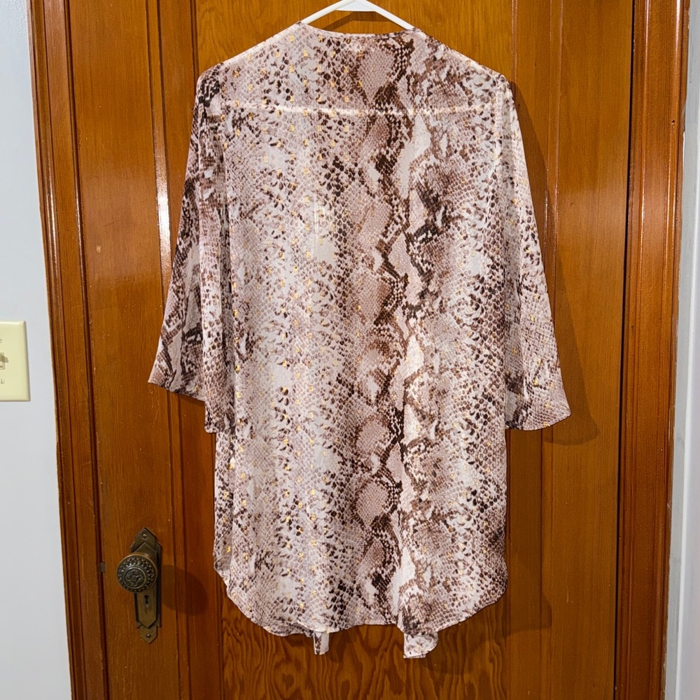 Maurices Beige Snakeskin Tunicsz small - Picture 3 of 3